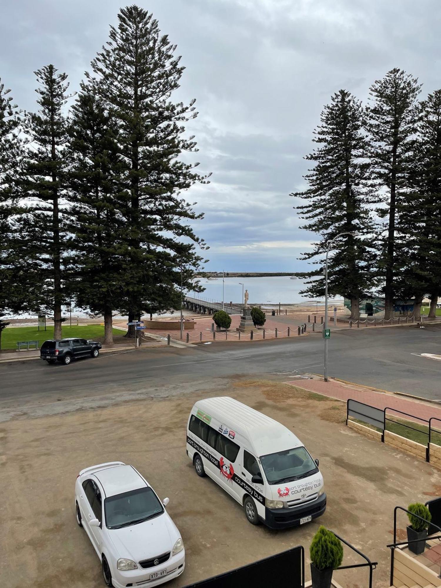 Port Broughton Hotel Exterior photo